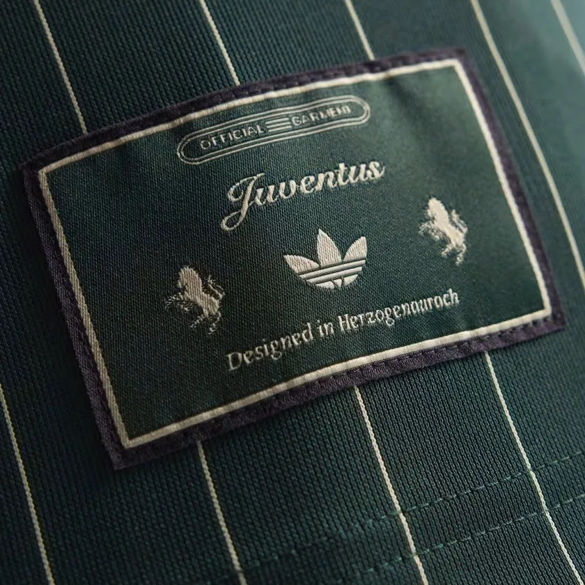 Áo Adidas Jersey Juventus Terrace Icons JM9451