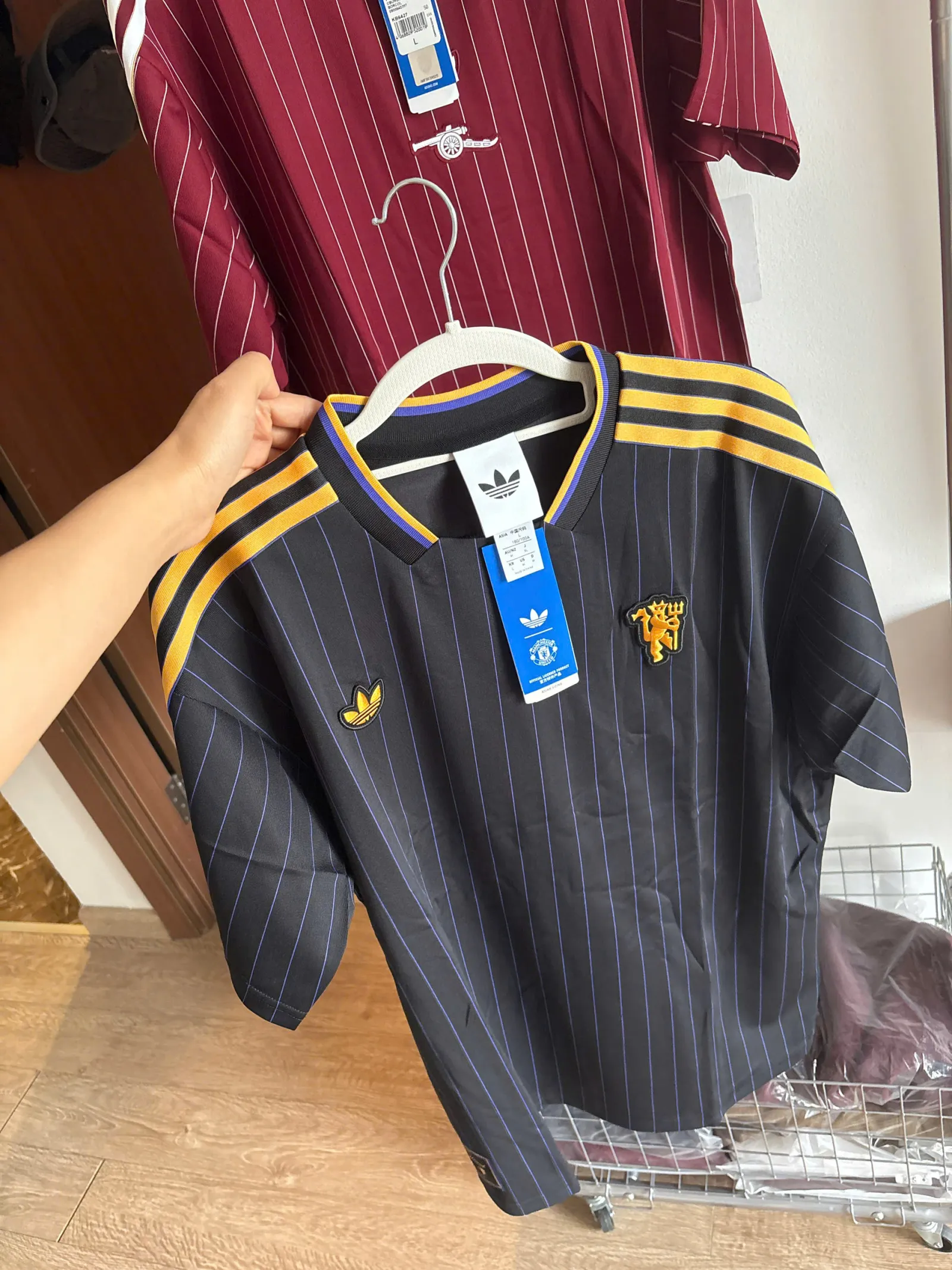 Áo Adidas Jersey Manchester United Terrace Icons JN2818