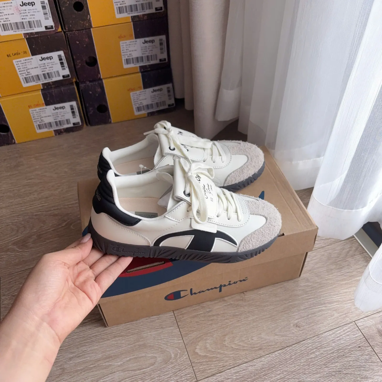Champion Essentials T Trainer “Cream Black”  (U4CFCTW14U3)