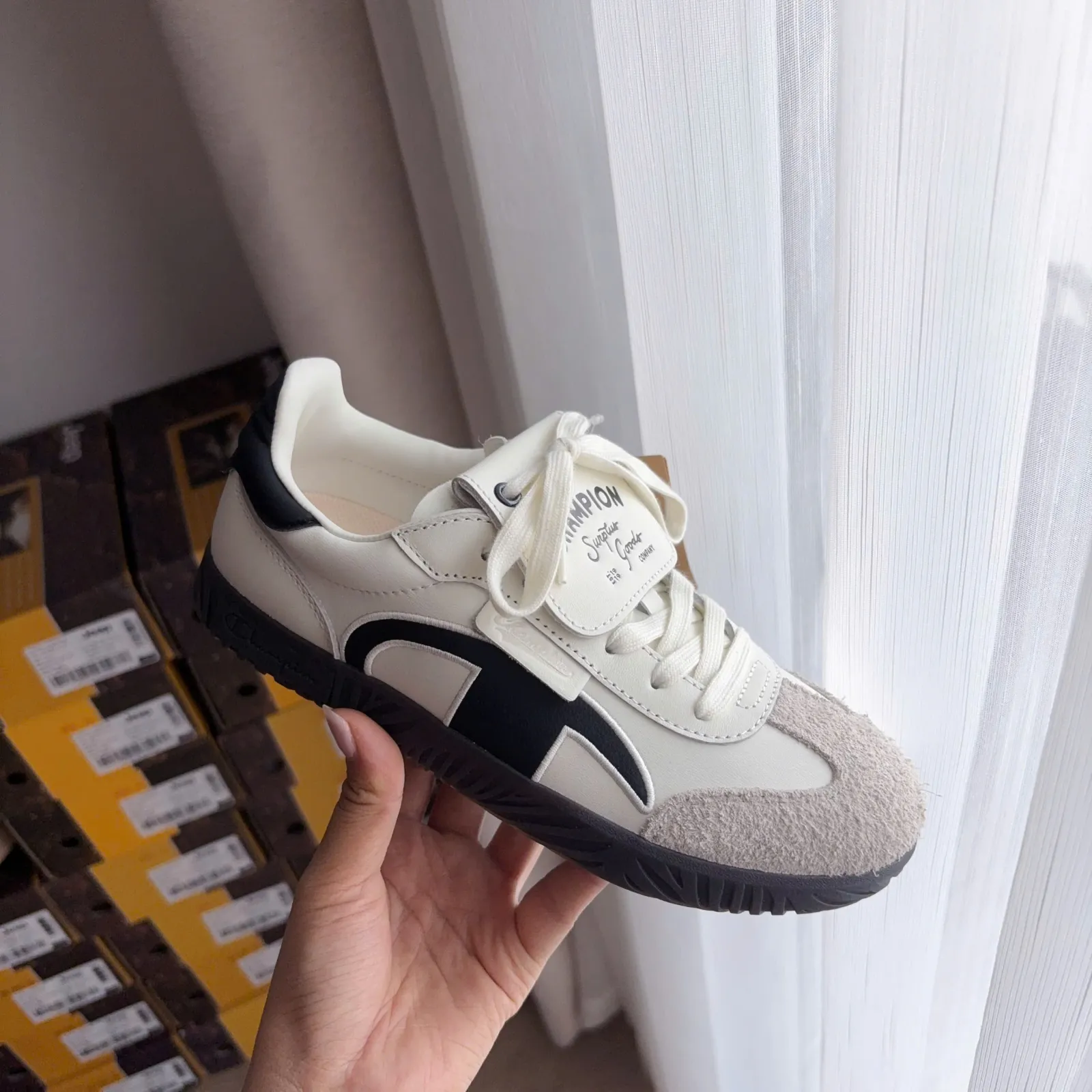 Champion Essentials T Trainer “Cream Black”  (U4CFCTW14U3)