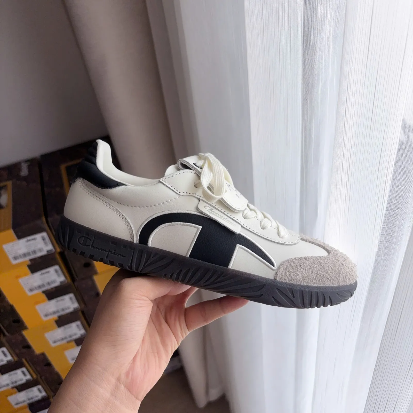 Champion Essentials T Trainer “Cream Black”  (U4CFCTW14U3)