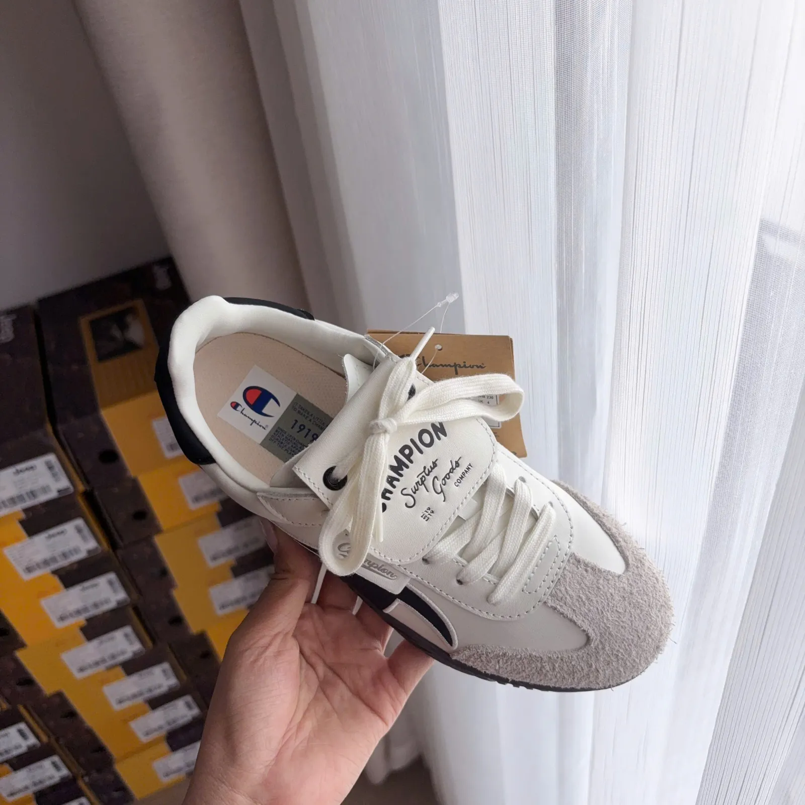 Champion Essentials T Trainer “Cream Black”  (U4CFCTW14U3)