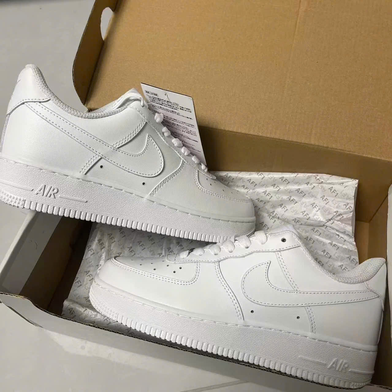 Nike Air Force 1 ‘Triple White’ (CW2288-111)