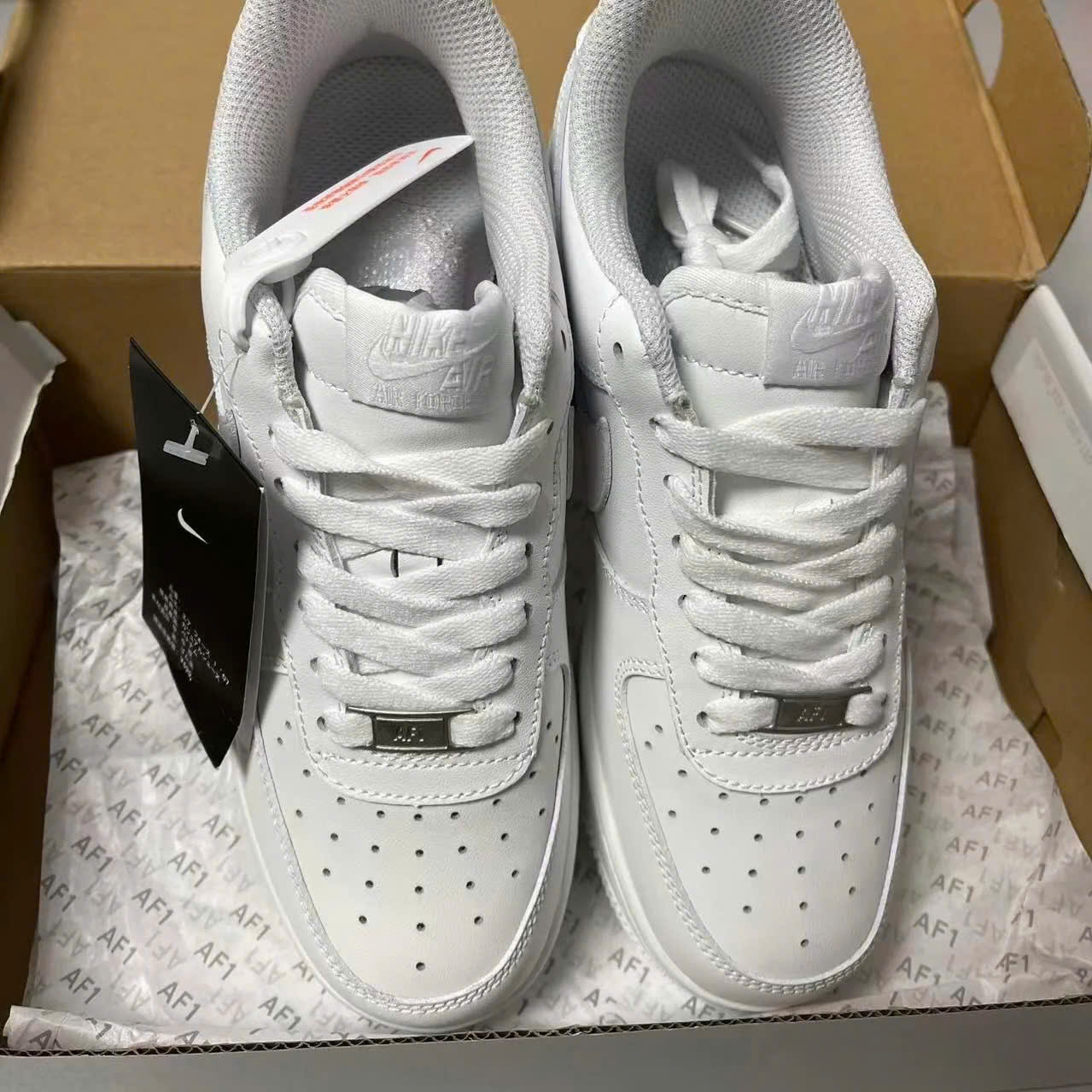 Nike Air Force 1 ‘Triple White’ (CW2288-111)