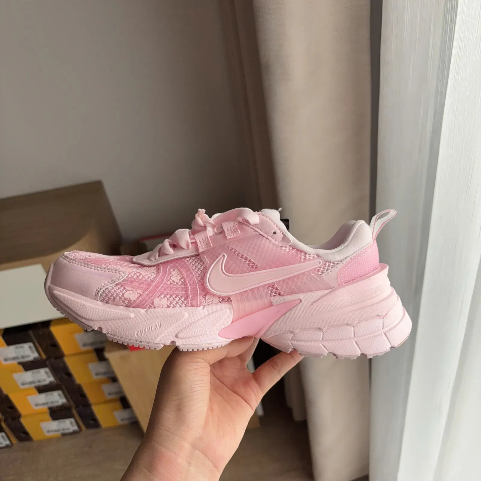 Nike V2K Run ‘Pink Foam’ WMNS (HJ5269-600)