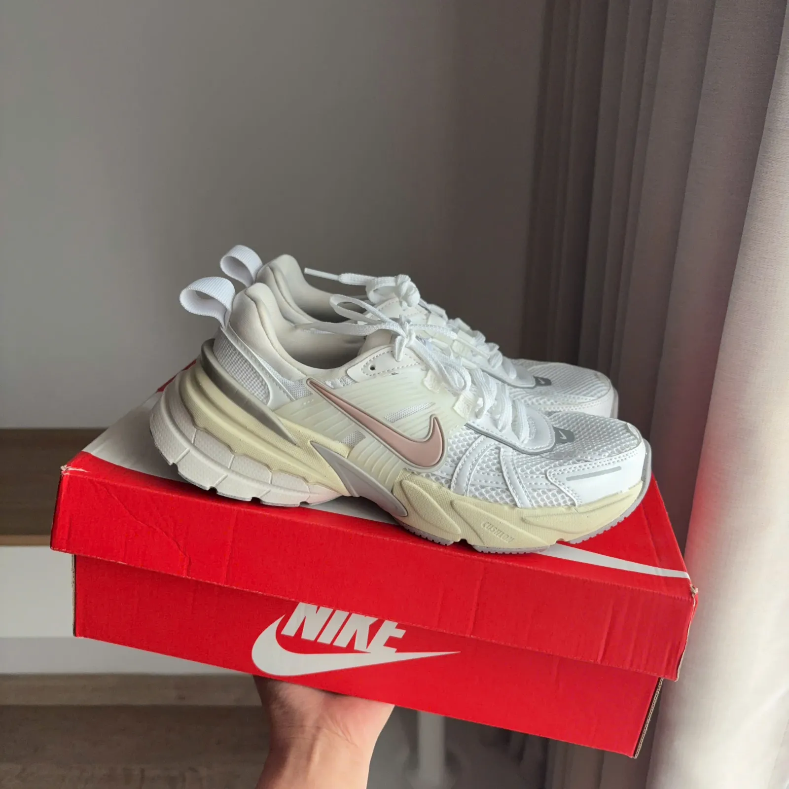 Nike V2K Run 'White Particle Pink' (FD0736-112)