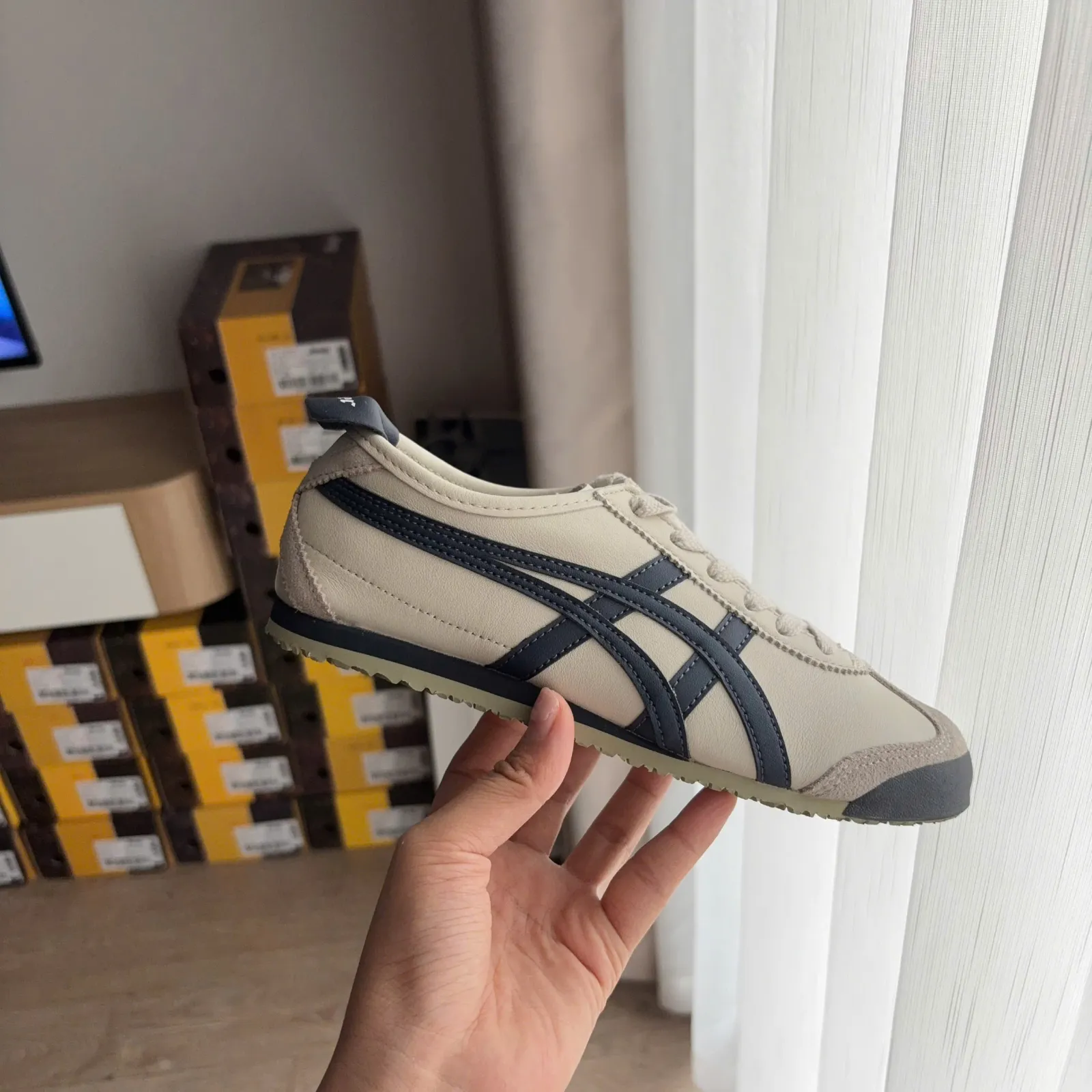 Onitsuka Tiger MEXICO 66 BIRCH PEACOAT (1183C102-200)
