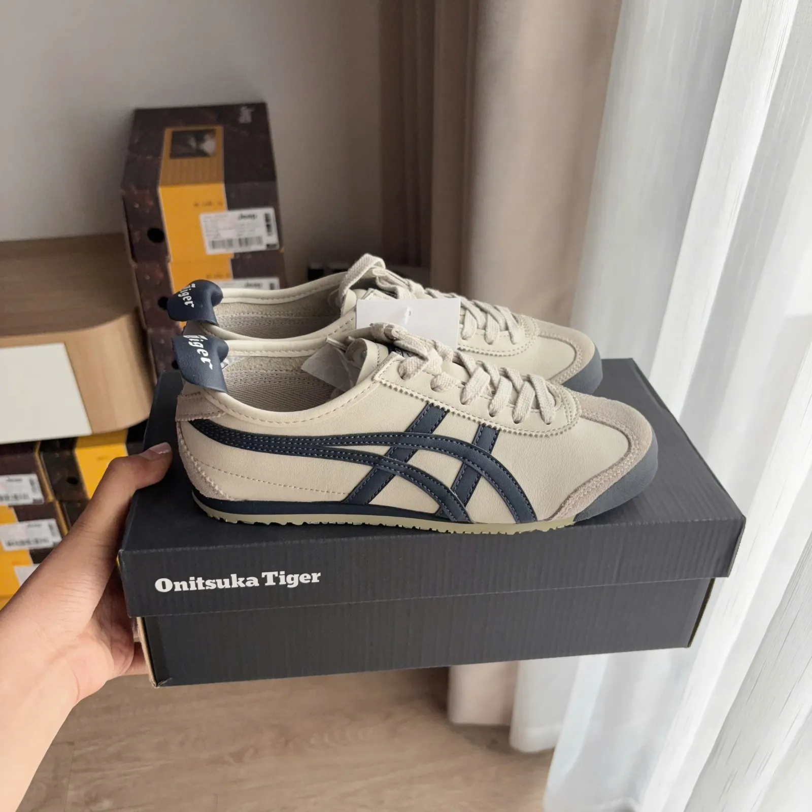 Onitsuka Tiger MEXICO 66 BIRCH PEACOAT (1183C102-200)