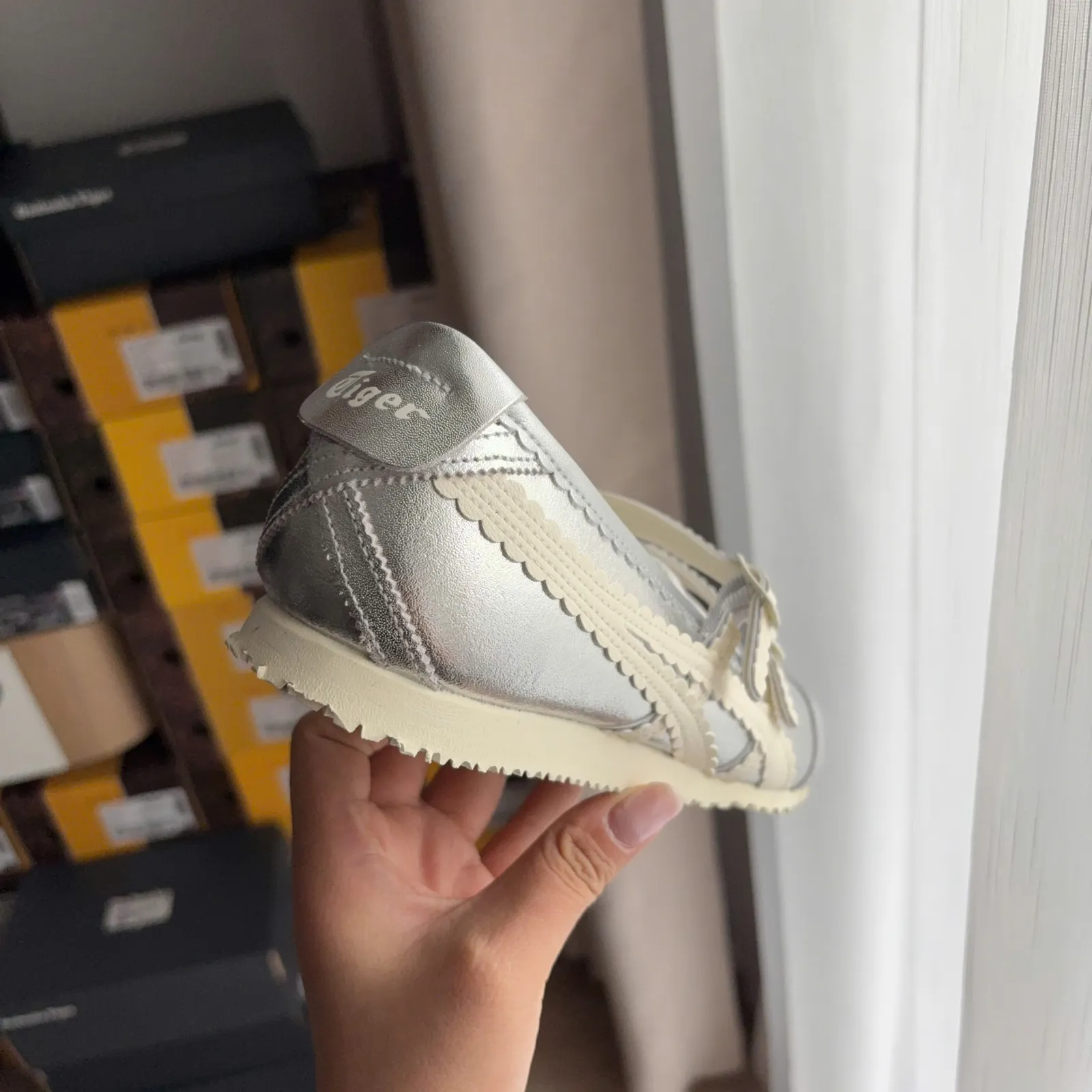 Onitsuka Tiger Mexico 66 TGRS Silver Off White (1182A660.020)