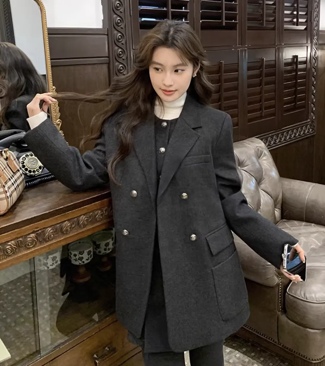 Set Dạ Lông Cừu Mulvan (Blazer + Chân váy)